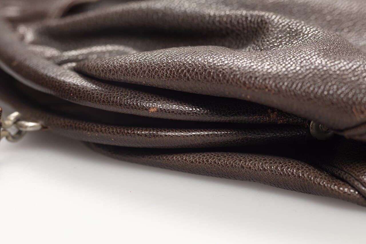 Illustrative view 2 for fictional Terra Saddle Bag concept